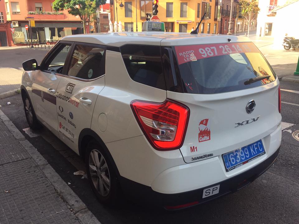 taxi monovolumen León