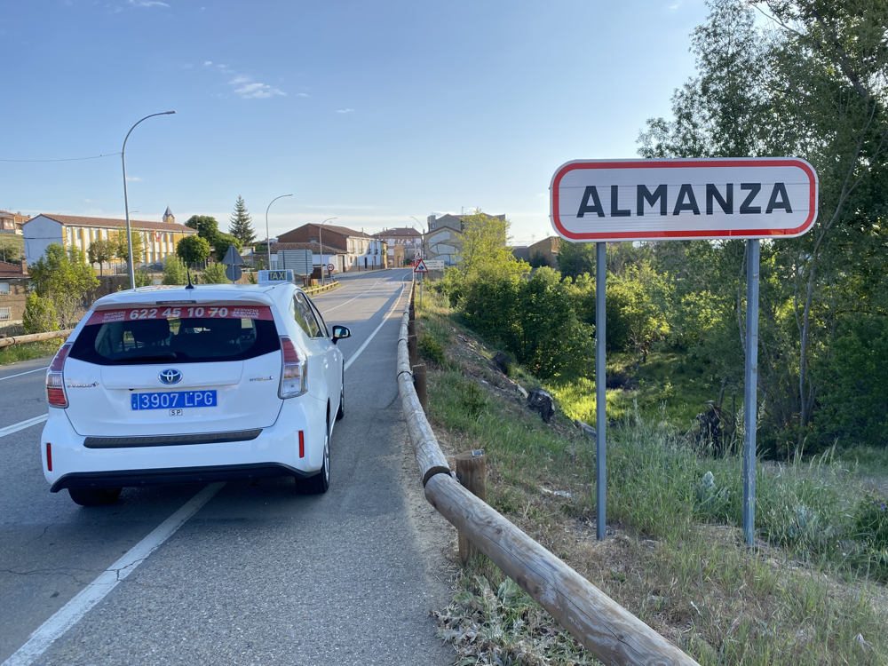 Taxi León Almanza